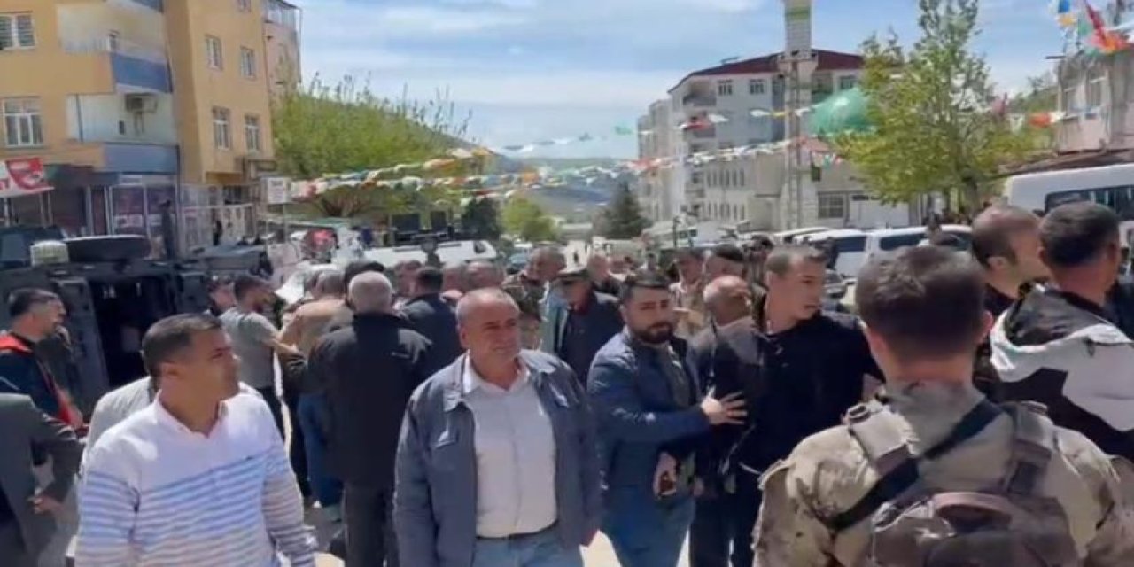 Diyarbakır'da CHP'nin seçim çalışmasına polis engeli: 5 gözaltı