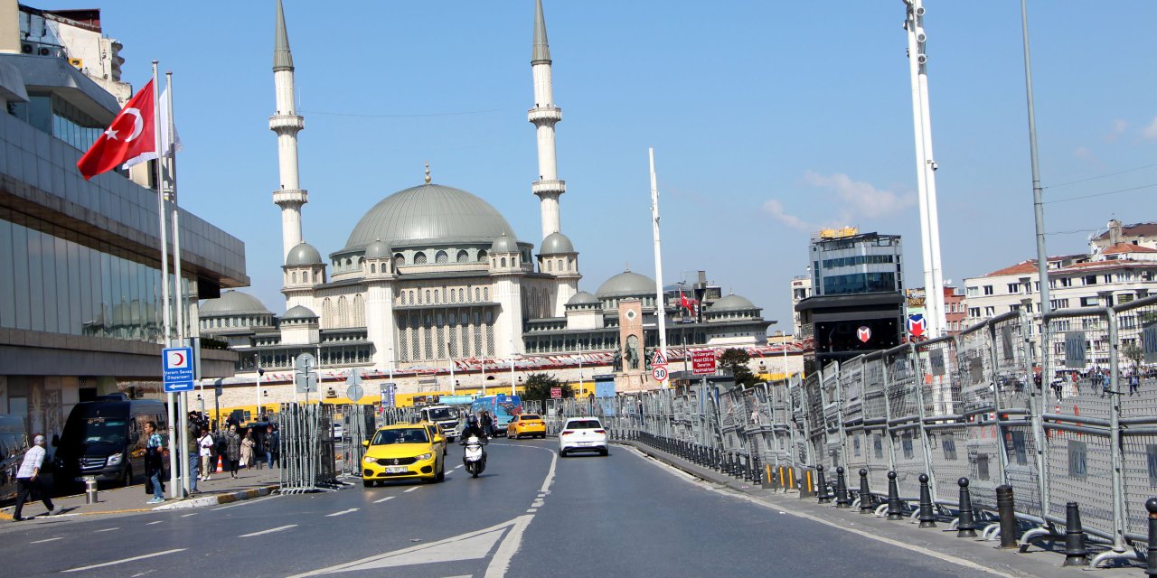 Taksim'de 1 Mayıs bariyerleri: Kapatılacak yollar açıklandı