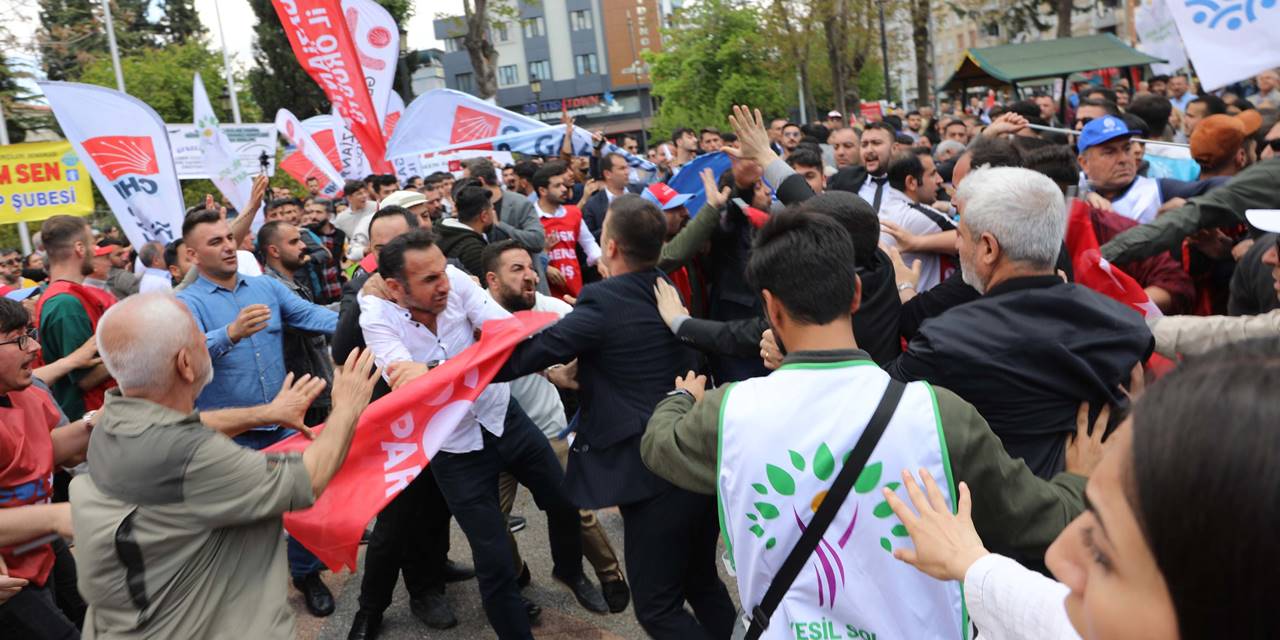 CHP'liler ile Memleket Partililerin 1 Mayıs'ta 'bayrak' kavgası
