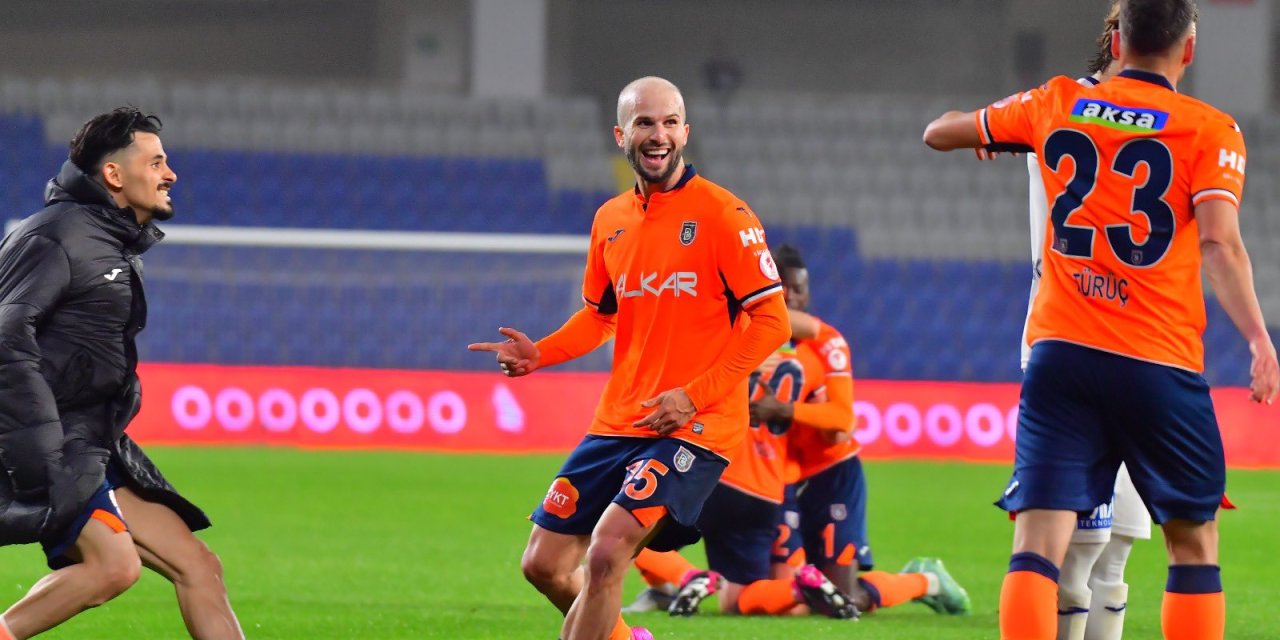 Başakşehir kupanın kapısını uzatmalarda araladı, Ankaragücü'nü tek golle devirdi