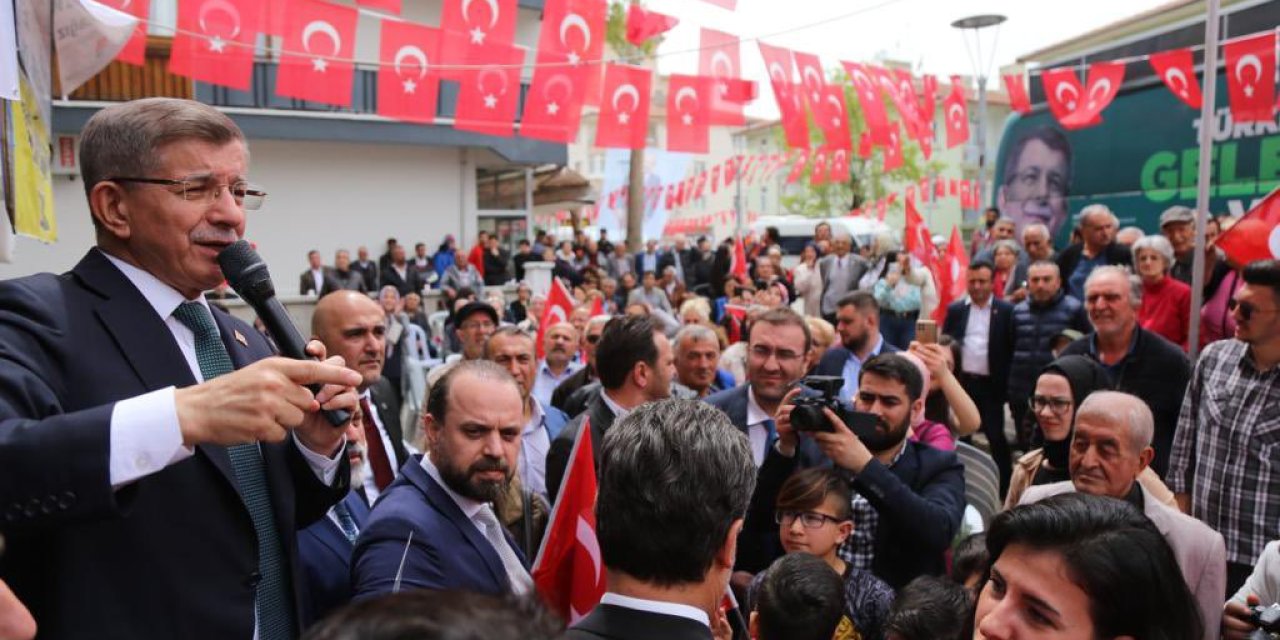 Ahmet Davutoğlu'ndan bürokrasiye uyarı: 15 Mayıs sabahı bizimle çalışacaklar, bunu düşünmeleri lazım