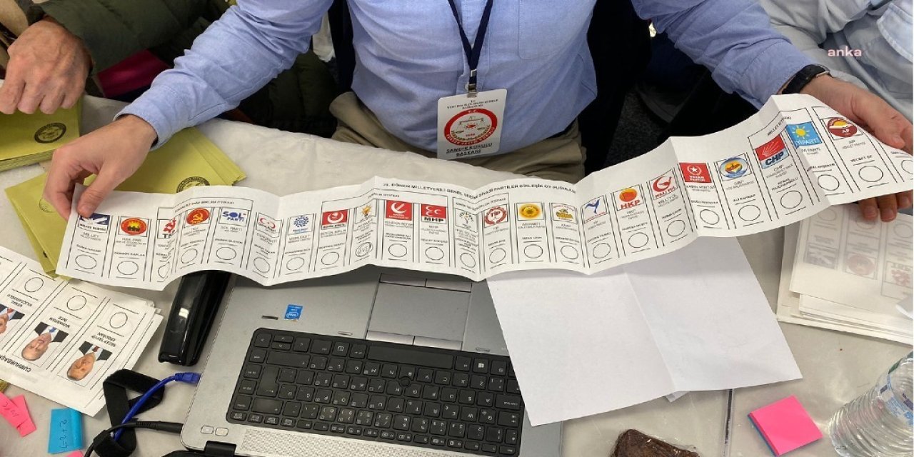 CHP açıkladı: Avustralya’da kullanılmamış oy pusulasında AKP’ye evet mührü basıldığı ortaya çıktı