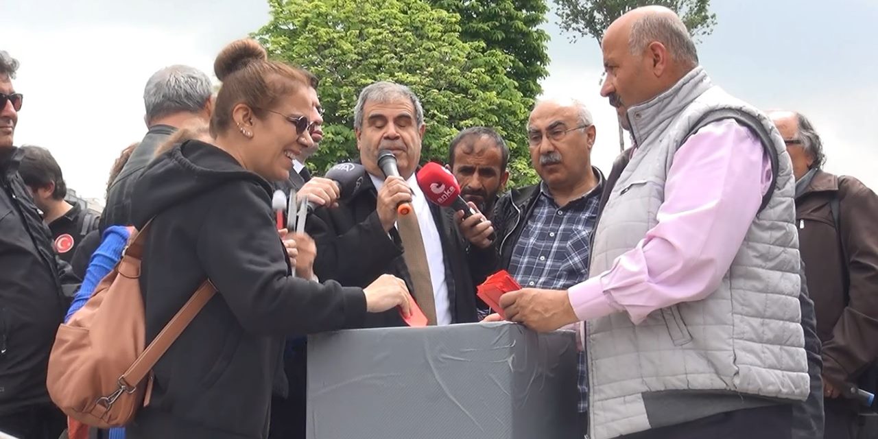 Görme engellilerden siyasi partilere 'kırmızı kart'