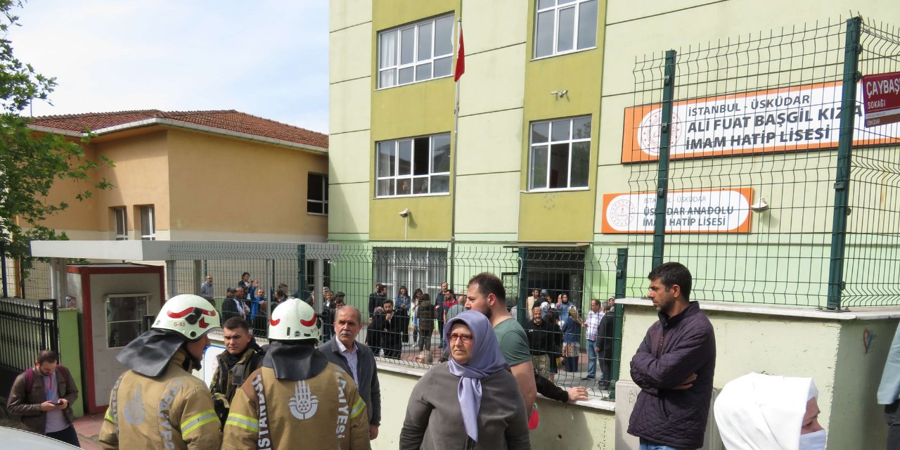 Üsküdar'da oy verme sırasında  yangın paniği