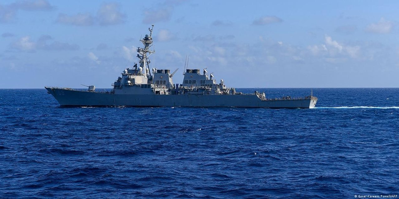 Kıbrıs'ta ABD ile savaş gemisi gerginliği
