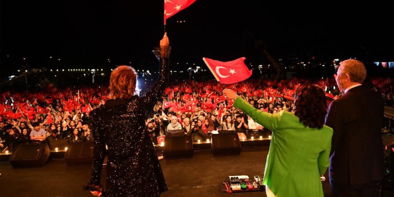 Ankara'da '19 Mayıs' coşkusu; Sıla ve Ceza konser verdi