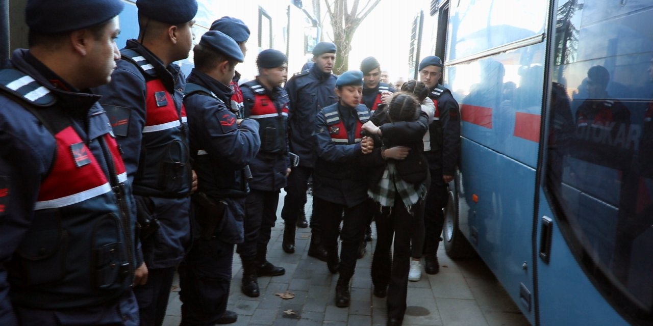 2 kız çocuğuna cinsel istismar davasında 23 sanığa 383 yıl ceza