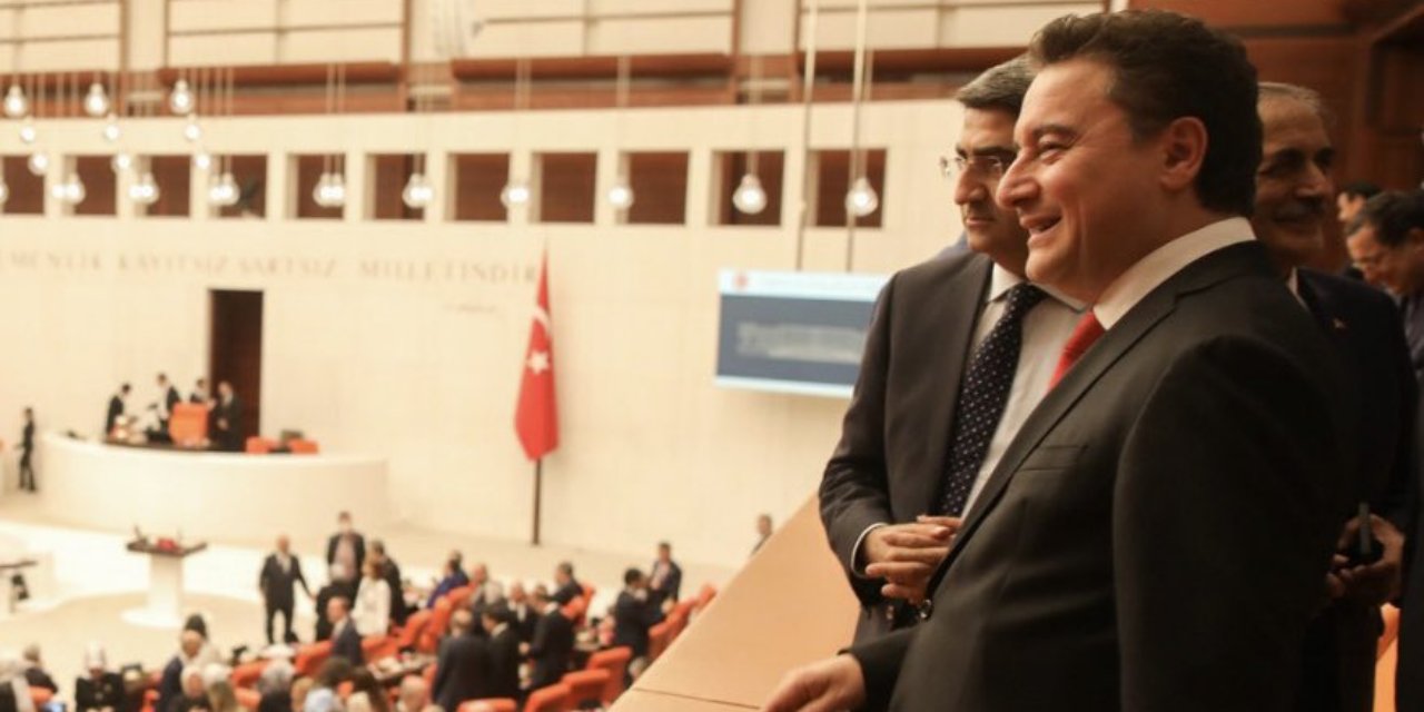 Ali Babacan: Bugün, TBMM'de 28. dönem milletvekillerinin yemin törenindeydik, ülkemize ve demokrasimize hayırlı olsun