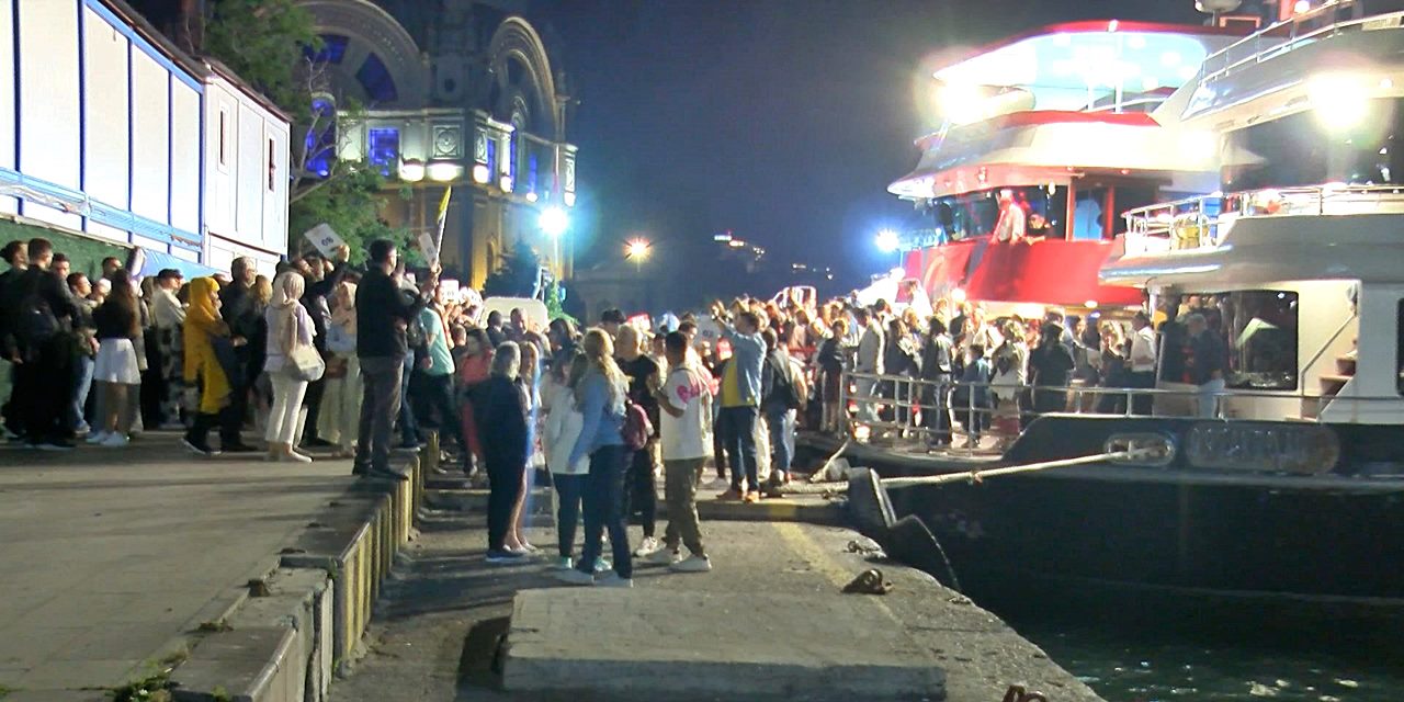 İstanbullular, yüksek sesli müzik çalan teknelerin gürültüsünden rahatsız