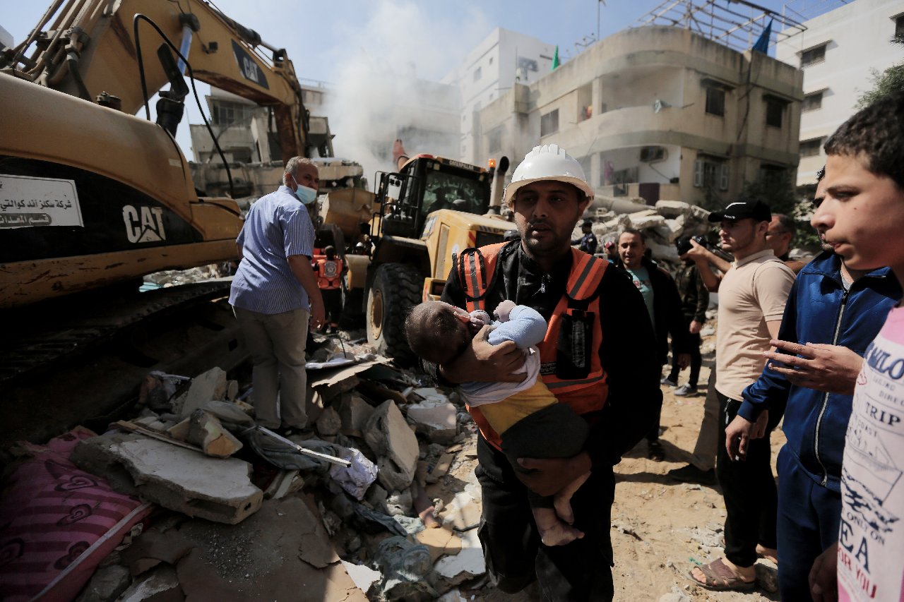 İsrail jetlerinin vurduğu Gazze görüntülendi