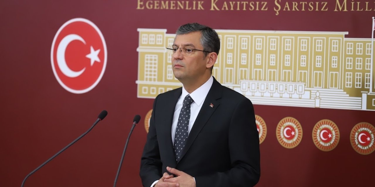 CHP'li Özgür Özel, Meclis başkanlığı seçimini hatırlattı:  Can Atalay’ın çarşamba gününe kadar tahliye edilmesi gerek