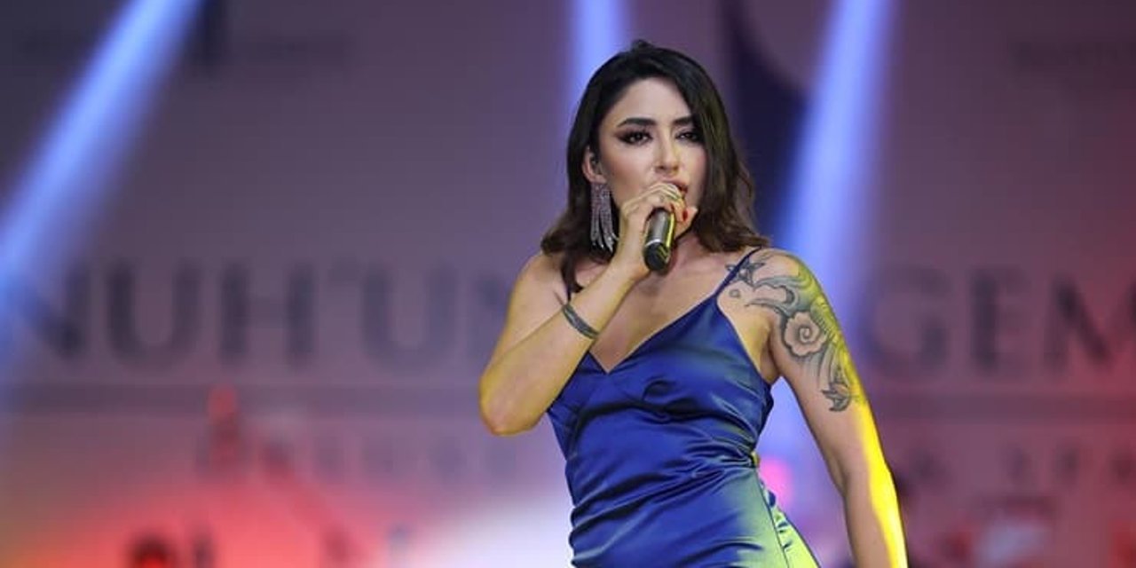 Melek Mosso'dan ses getiren konuşma: Kimse beni susturamayacak. Konuşmaya, üretmeye ve şarkı söylemeye devam
