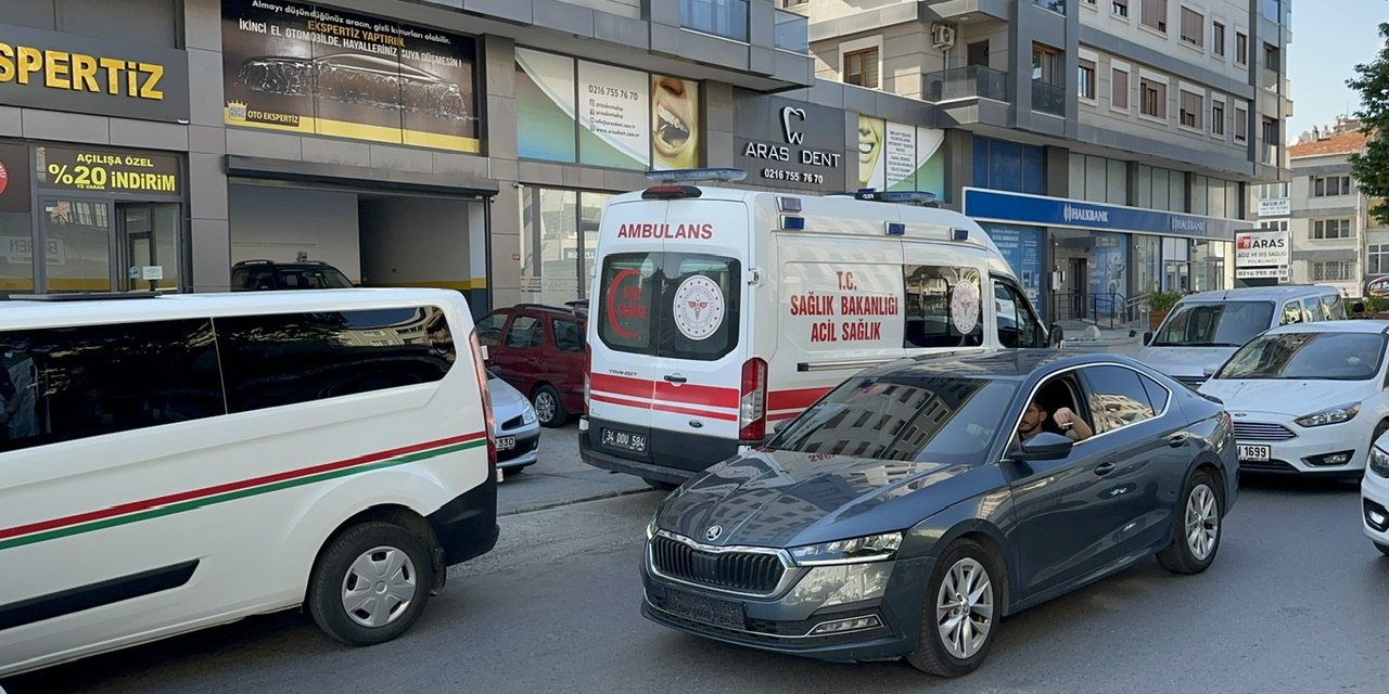 Ataşehir'de hafriyat kamyonunun çarptığı yaya hayatını kaybetti