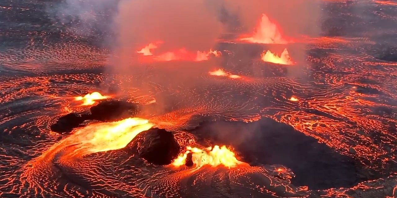 Kilauea yanardağında patlama kamerada