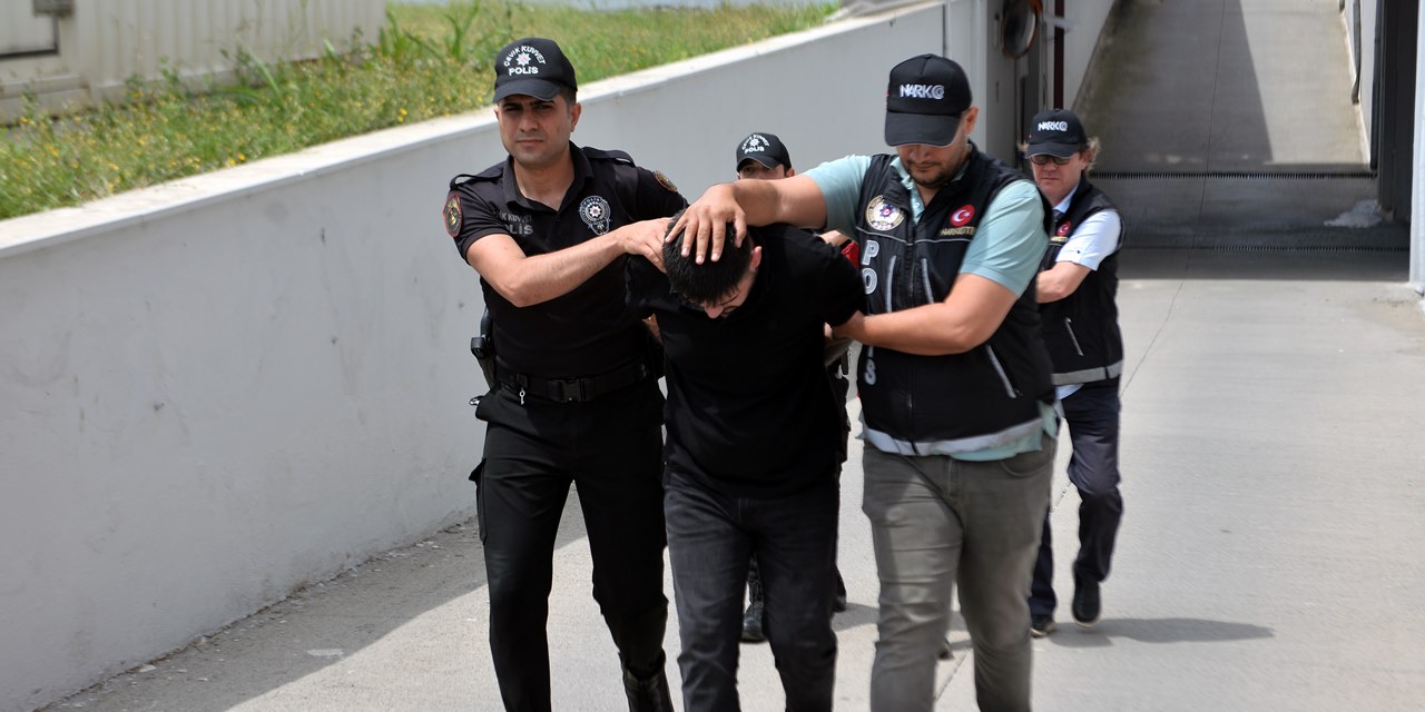 Adana'daki uyuşturucu operasyonunda iki tutuklama