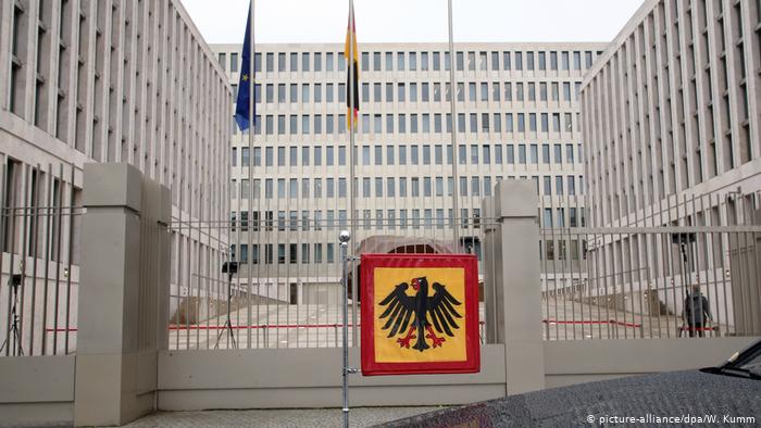 FBI, CIA ve MI5'ten sonra Alman istihbaratı da Instagram hesabı açtı
