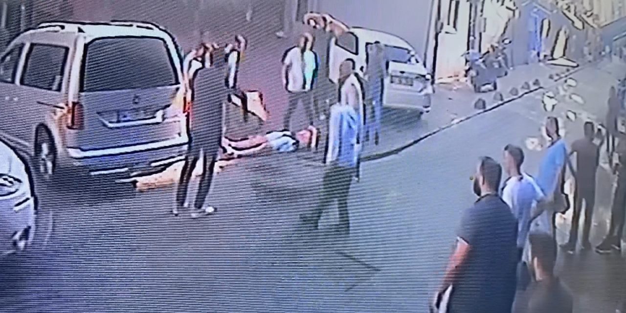 Taksim'de dört kişiyle kavga eden Rus turist kalbinden bıçaklandı