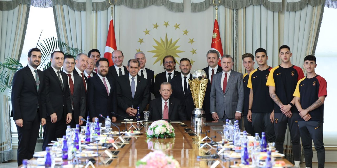 Cumhurbaşkanı Erdoğan, Süper Lig şampiyonu Galatasaray’ı kabul etti