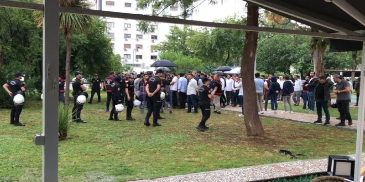 İzmir Barosu'nun Onur Ayı kahvaltısına AKP, MHP ve Vatan Partililerden saldırı girişimi