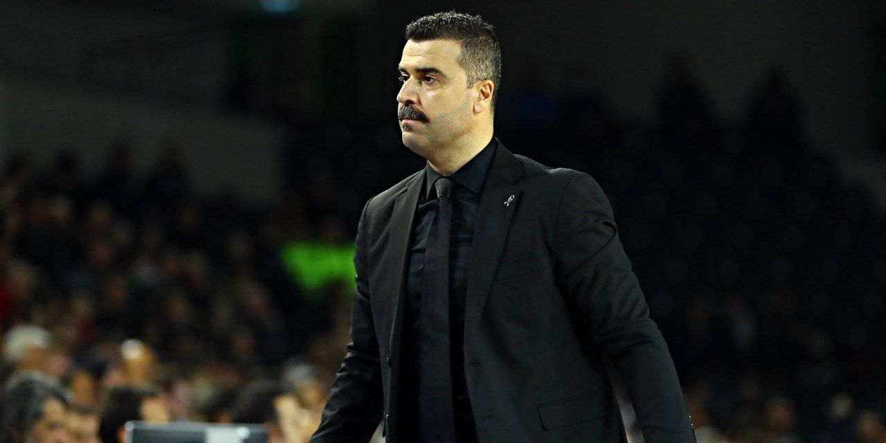 Anadolu Efes, başantrenörlüğe Erdem Can'ı getirdi