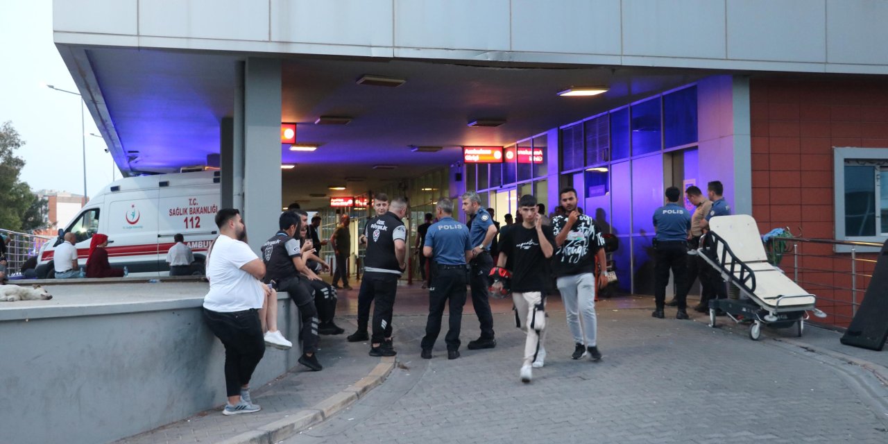 İzmir'de konser öncesi bıçaklı 'sıra' kavgasında 17 yaşındaki bir genç hayatını kaybetti