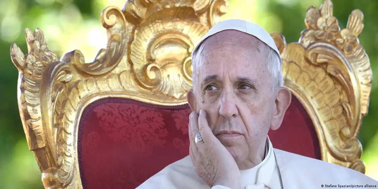 Papa'dan Kur'an yakma eylemine kınama
