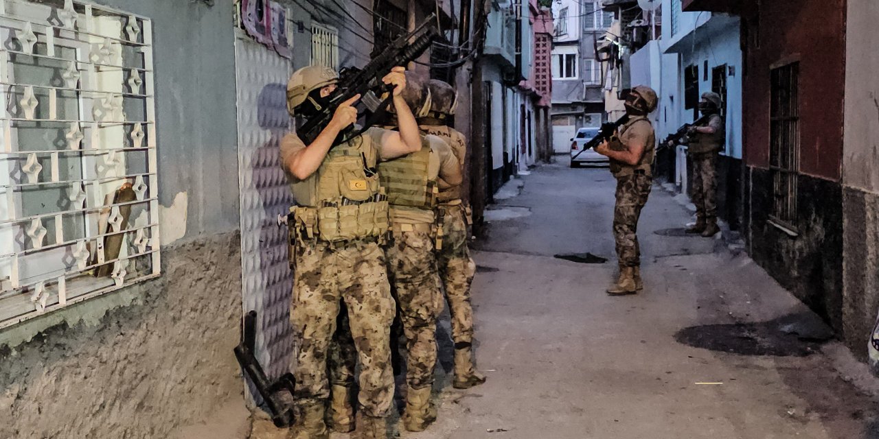 Adana'da IŞİD'e şafak operasyonu
