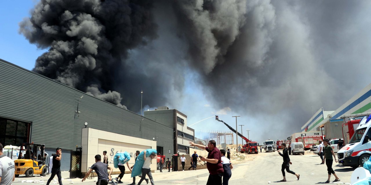 Gaziantep'te fabrika yangını; 10 kişi hastaneye kaldırıldı