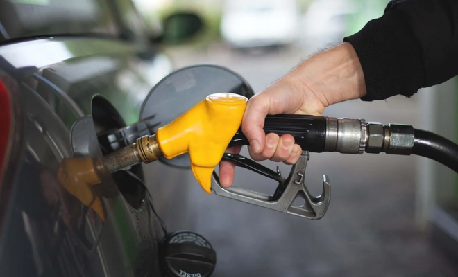 Benzine zam: İstanbul'da fiyat 38 liraya yaklaştı