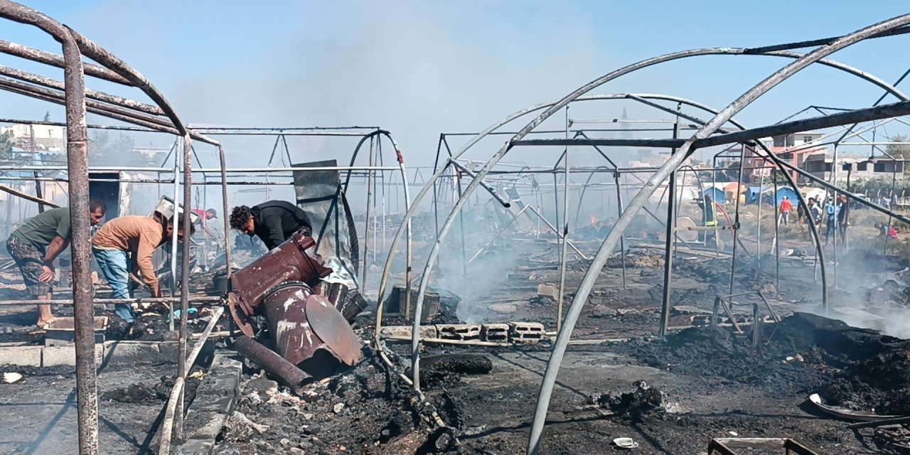 Hatay'da çadırkentte yangın; 50 çadır yandı