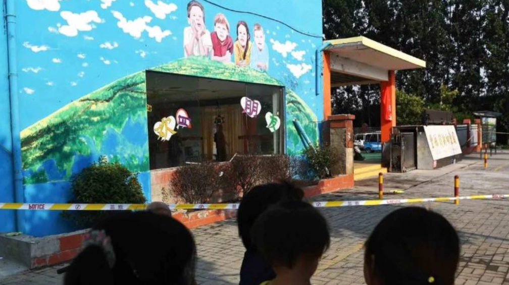 Çin'de anaokuluna bıçaklı saldırı: Üçü çocuk altı kişi öldürüldü
