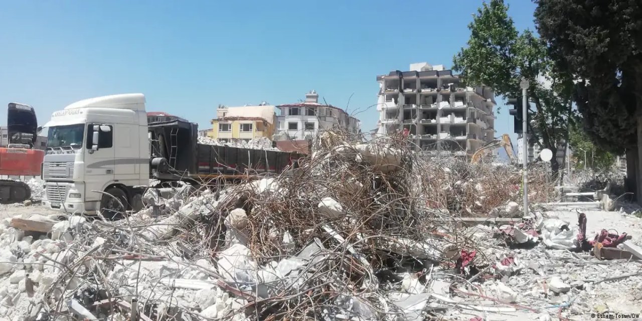 Deprem bölgesinde zeytinliklere konut projesi