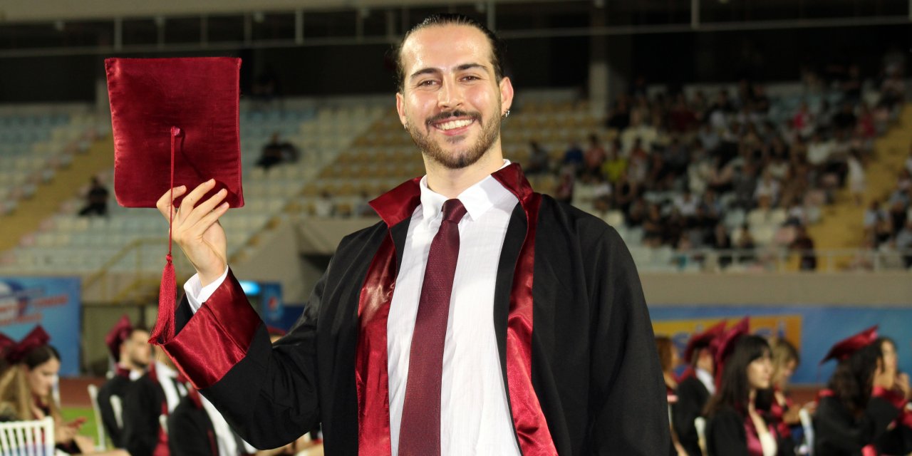AÜ Tıp Fakültesi'nin en 'Mutlu'su mezun oldu