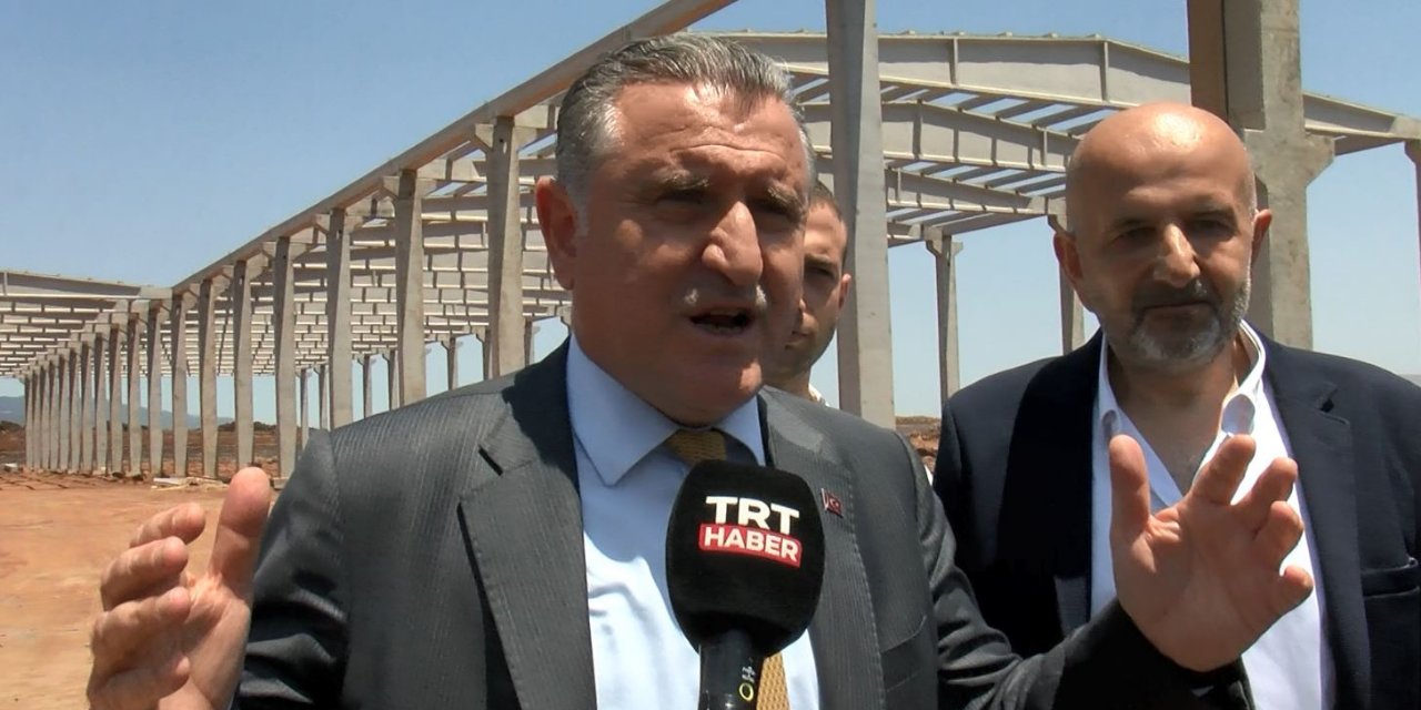 Bakan Bak: Deprem bölgesine yeni yurtlar yapacağız