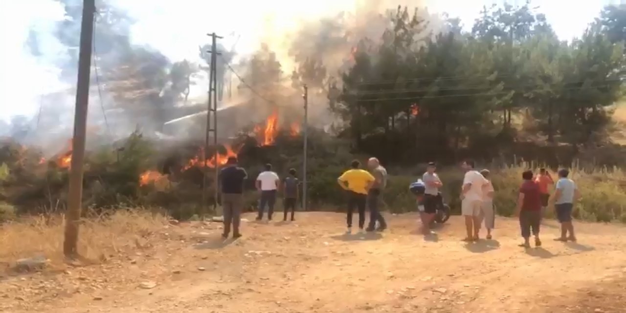 Anamur'da yerleşim yeri yakınında orman yangını