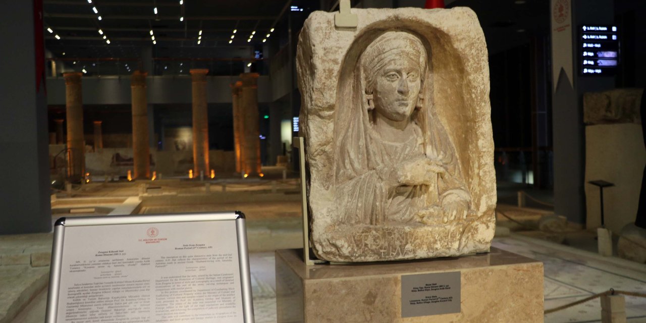 Zeugma kökenli mezar steli Türkiye'ye iade edildi