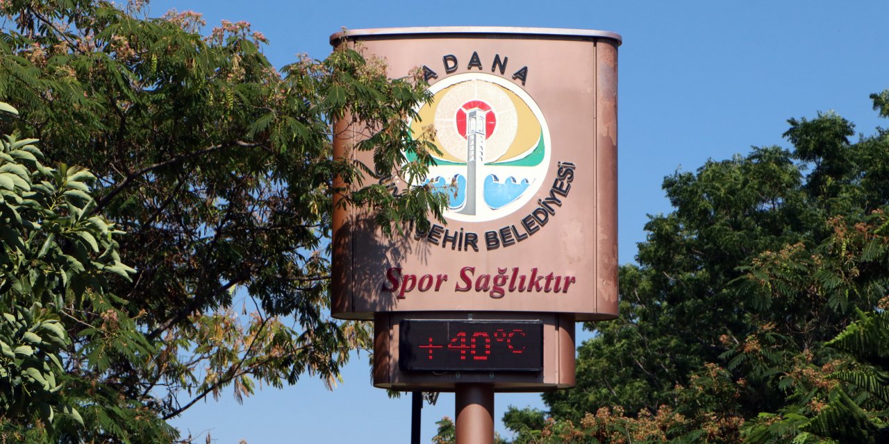 Adana'da termometreler 40 dereceyi gösterdi, halk serinlemenin yollarını aradı