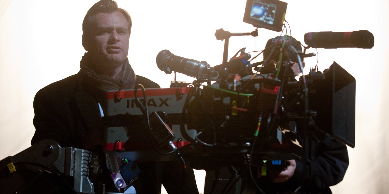 Christopher Nolan: Akıllı telefon taşımıyorum, senaryoları internetsiz bilgisayarda yazıyorum