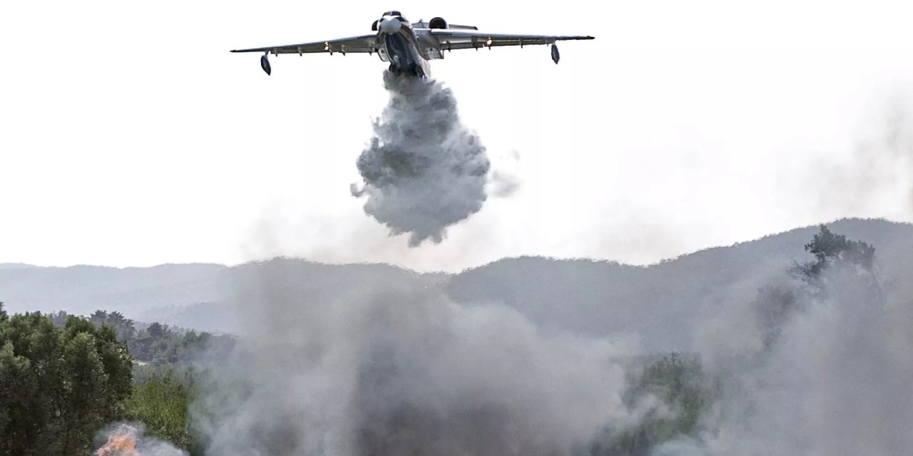 Rusya, Türkiye'de görev yapacak 2 amfibi yangın söndürme uçağı gönderdi