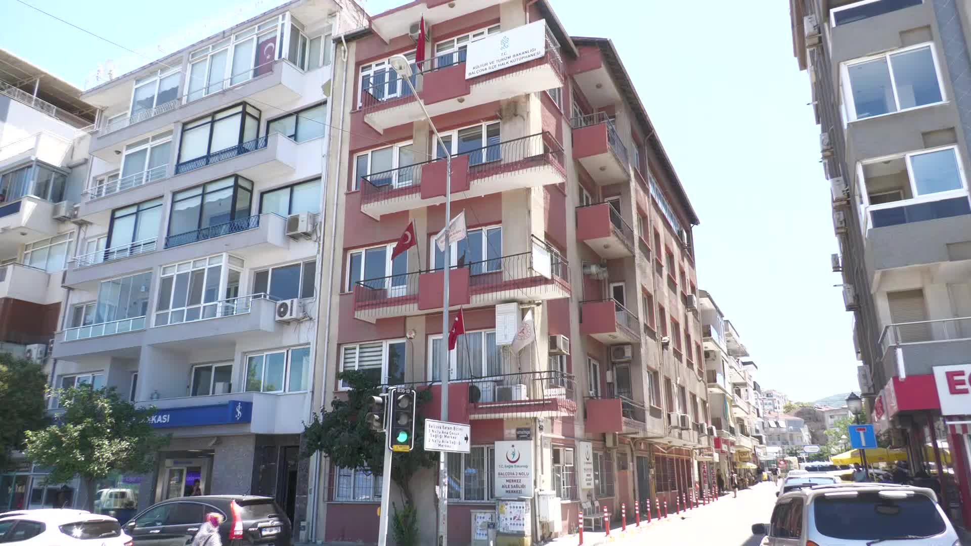 İzmir'de aile sağlığı merkezi sorunu: 'Aile hekimlerinin görevi kiralık yer bulmak değildir'