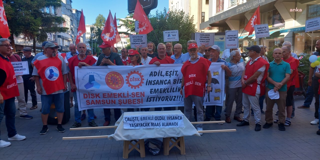 Samsun'da emeklilerden maaş zammı protestosu