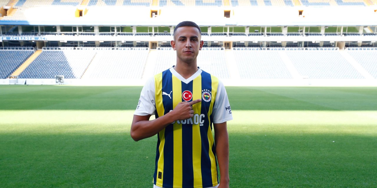 Fenerbahçe, Bartuğ Elmaz ile 3 yıllık sözleşme imzaladı