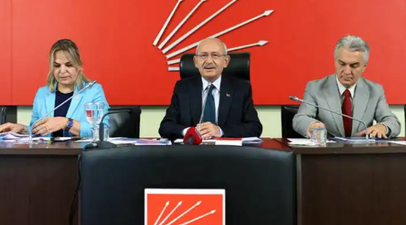 CHP Parti Meclisi'nin gündemi il başkanlarının görevden alınması