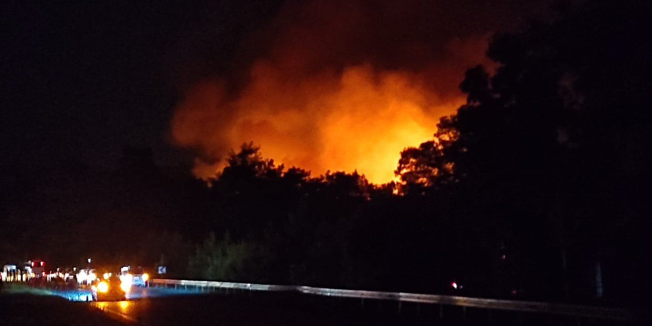 Antalya Kemer'de orman yangını: Yerleşim yerleri boşaltılıyor