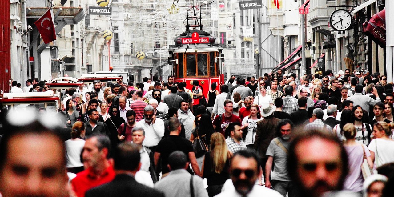 İstanbul'da memur kalmayacak: Yüksek kira bedelleri ve yaşam maliyetleri nedeniyle küçük illere tayin istiyorlar