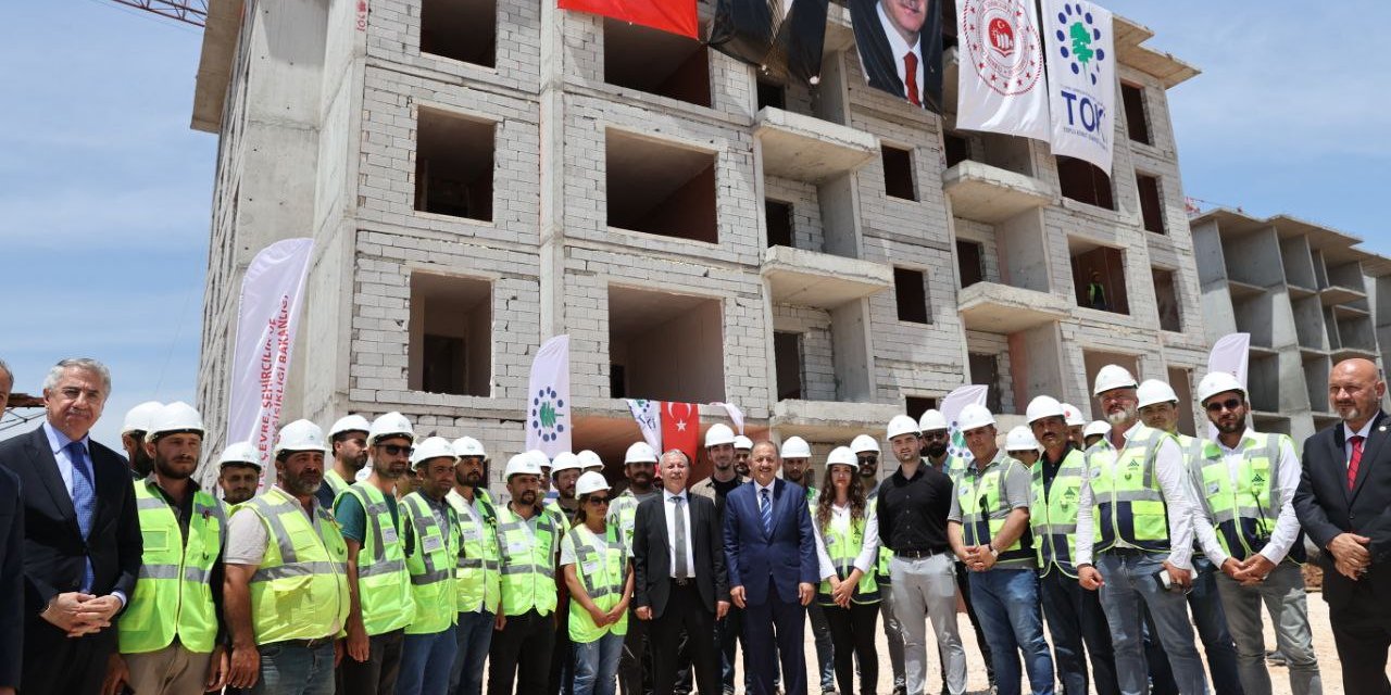 Bakan Özhaseki'den deprem konutları açıklaması: Kahramanmaraş'ta 19 bin konutun inşasına başladık