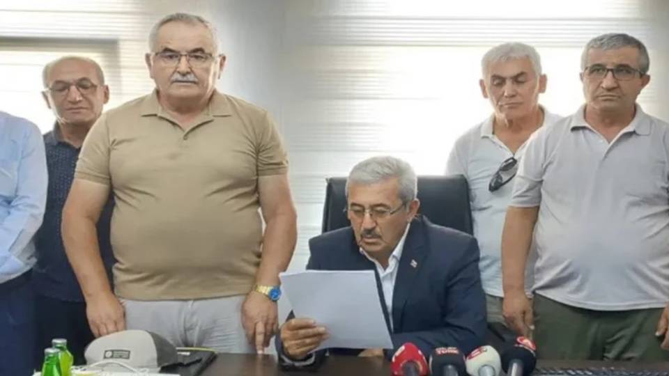 Kayseri'de 9 CHP'li belediye meclis üyesi istifa etti