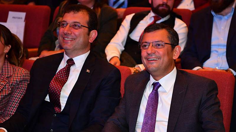 CHP'de değişim tartışmaları: 'İmamoğlu bir kez daha İBB, Özgür Özel ise CHP Genel Başkanı adayı' modeli