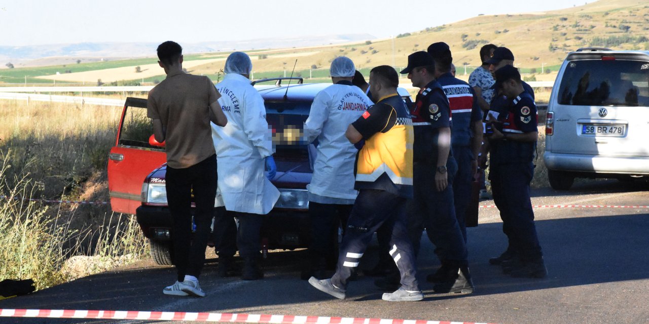Sivas'ta, otomobilde silahla vurulmuş kadın ve erkek cesedi bulundu