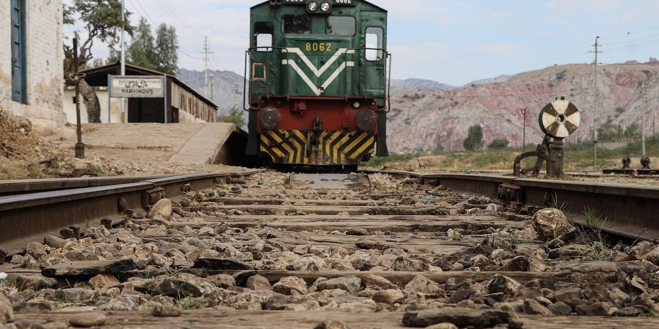 Pakistan’daki tren kazasında can kaybı 30’a yükseldi